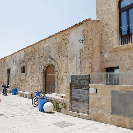 La Casa Della Tonnara, 別荘 *